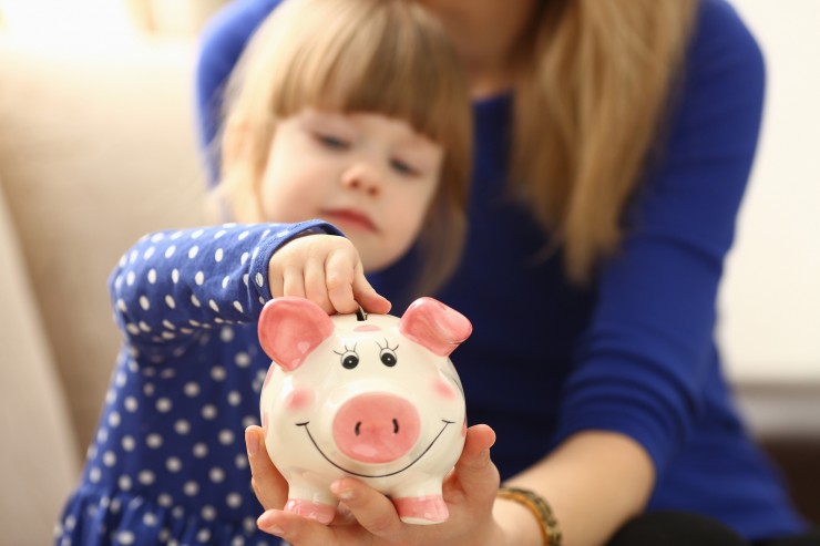 Educação financeira infantil: por que falar sobre dinheiro com os filhos desde cedo pode transformar o futuro deles